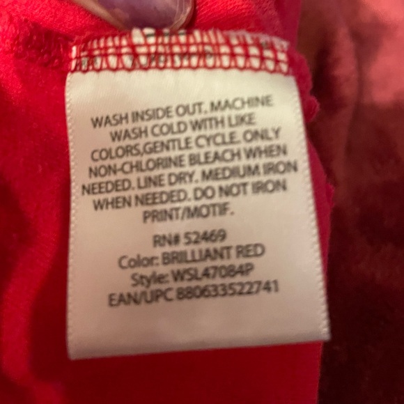 White stag red long sleeve top reindeer print xl sz 16 approximately ptp 20 in - Picture 2 of 6